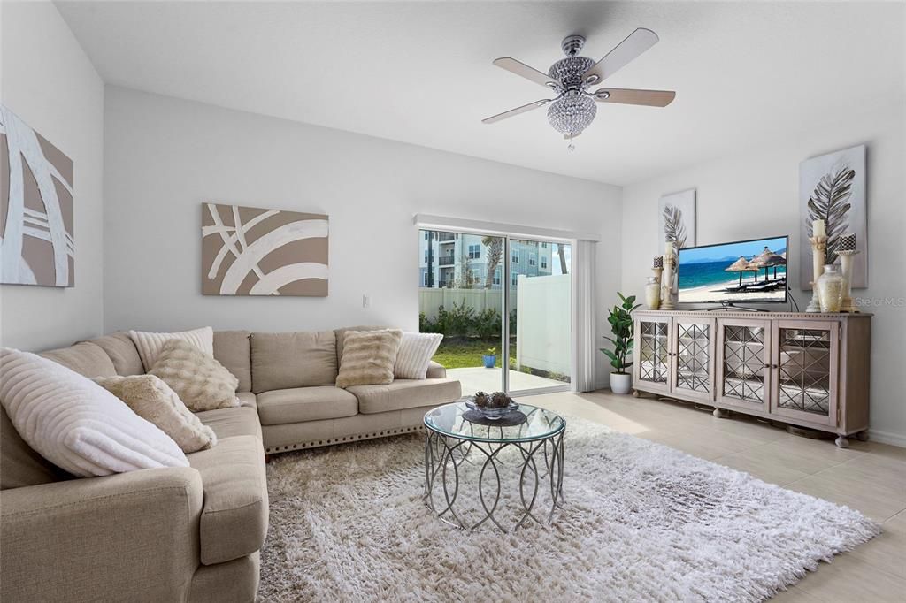 For Rent: $2,600 (3 beds, 2 baths, 1587 Square Feet)