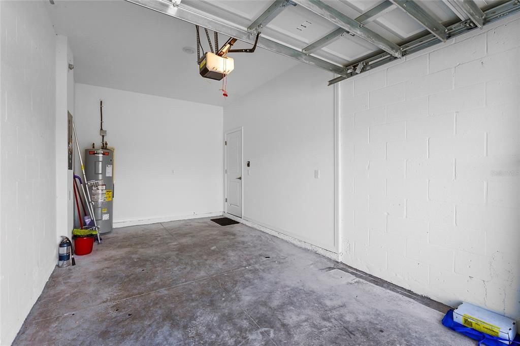 For Rent: $2,600 (3 beds, 2 baths, 1587 Square Feet)