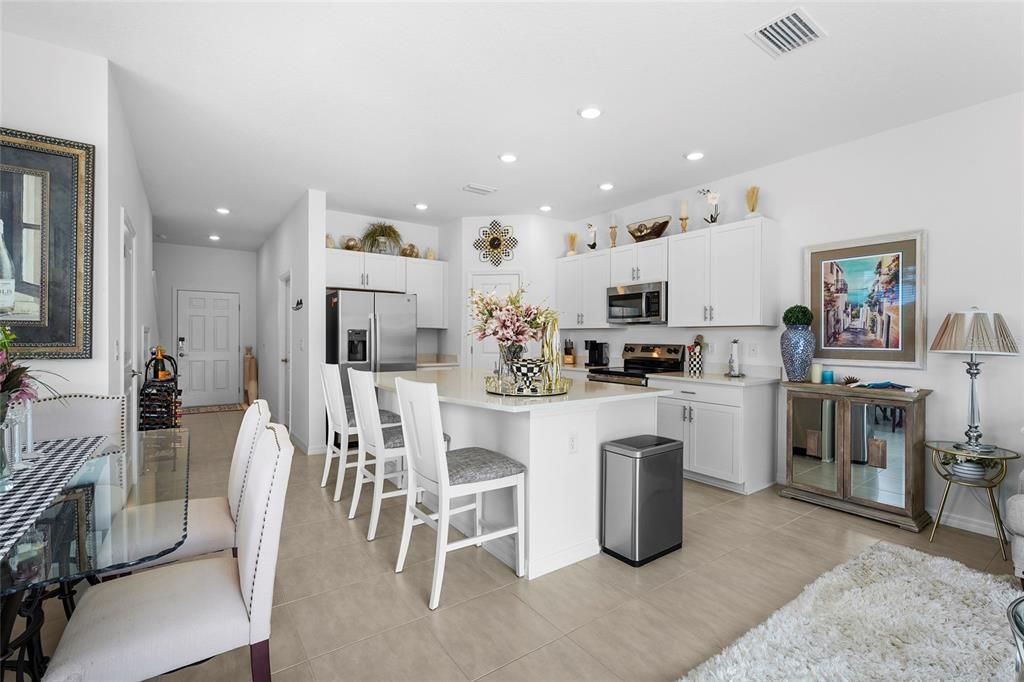 For Rent: $2,600 (3 beds, 2 baths, 1587 Square Feet)