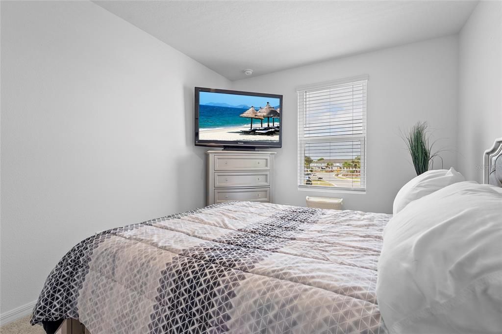 For Rent: $2,600 (3 beds, 2 baths, 1587 Square Feet)