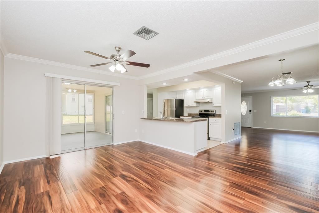 В аренду: $2,110 (3 спален, 2 ванн, 1782 Квадратных фут)