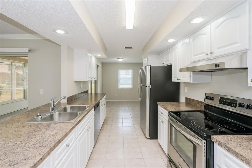 В аренду: $2,110 (3 спален, 2 ванн, 1782 Квадратных фут)