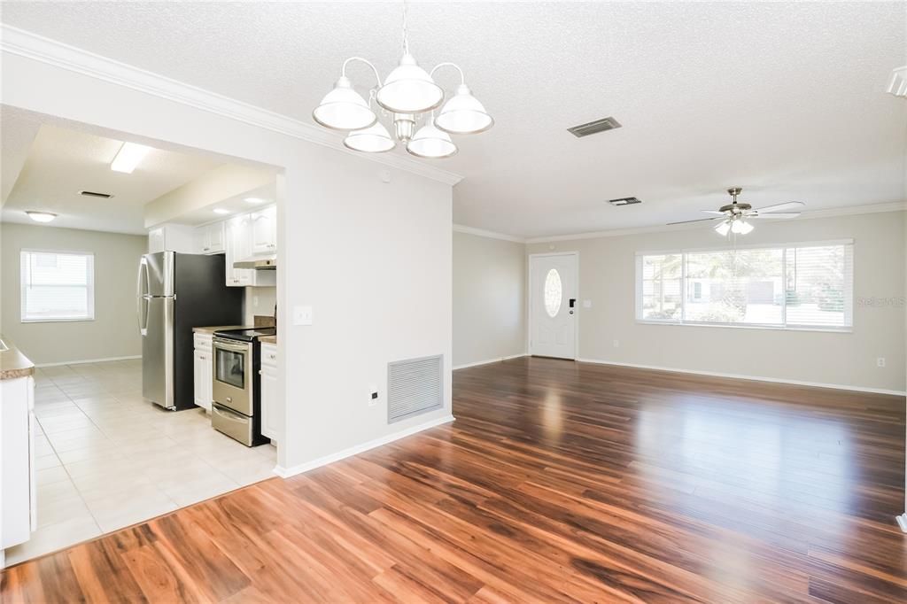 В аренду: $2,110 (3 спален, 2 ванн, 1782 Квадратных фут)