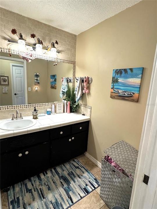 待售: $639,000 (5 贝兹, 2 浴室, 3601 平方英尺)