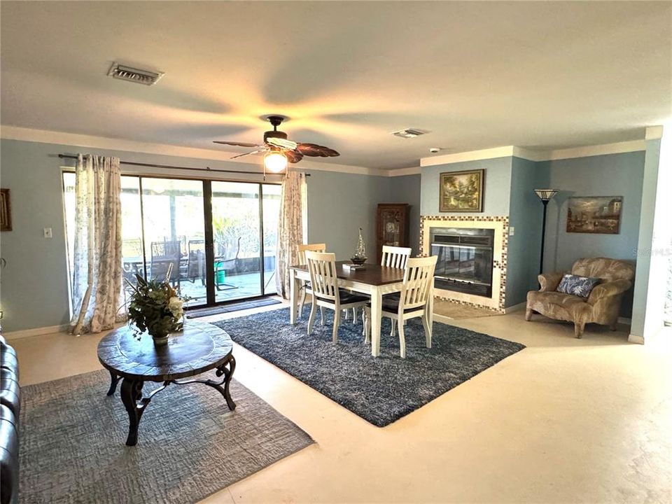 待售: $639,000 (5 贝兹, 2 浴室, 3601 平方英尺)