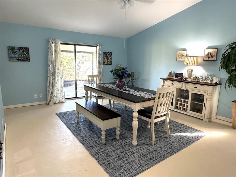 待售: $639,000 (5 贝兹, 2 浴室, 3601 平方英尺)