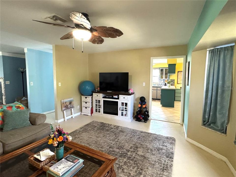 待售: $639,000 (5 贝兹, 2 浴室, 3601 平方英尺)