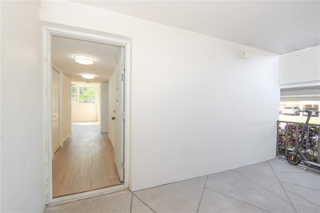 На продажу: $319,000 (2 спален, 2 ванн, 1170 Квадратных фут)