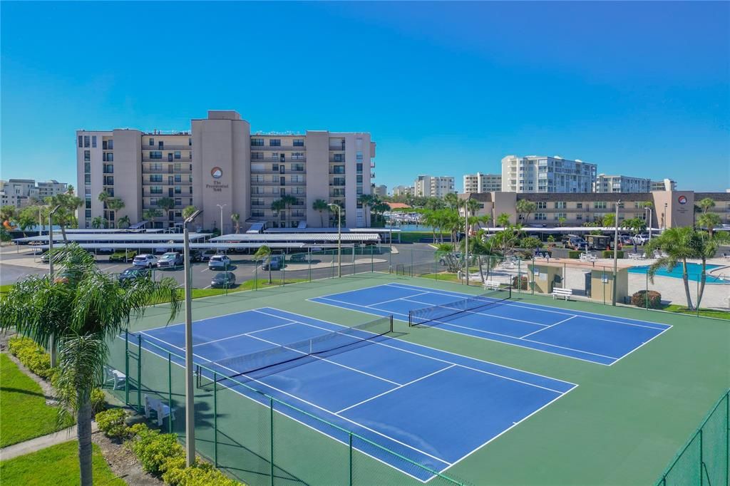 На продажу: $319,000 (2 спален, 2 ванн, 1170 Квадратных фут)