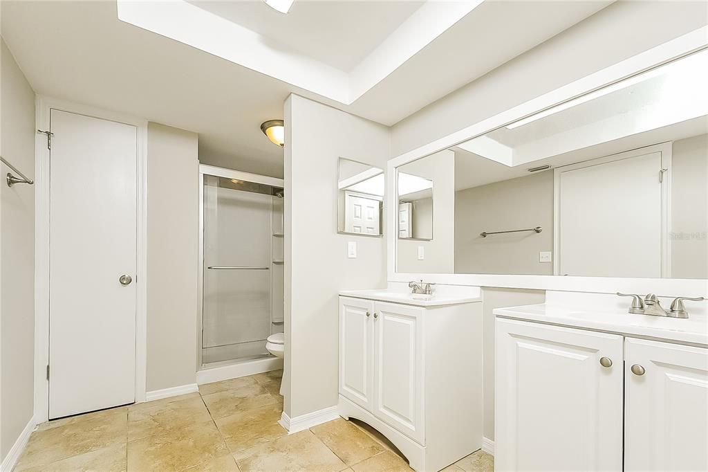 В аренду: $2,710 (4 спален, 2 ванн, 2380 Квадратных фут)