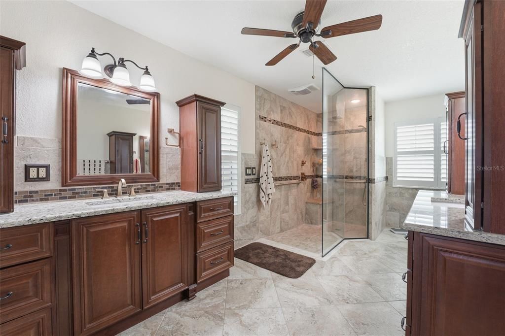 На продажу: $699,000 (3 спален, 3 ванн, 2335 Квадратных фут)