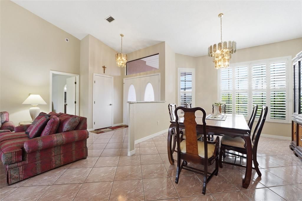 На продажу: $699,000 (3 спален, 3 ванн, 2335 Квадратных фут)