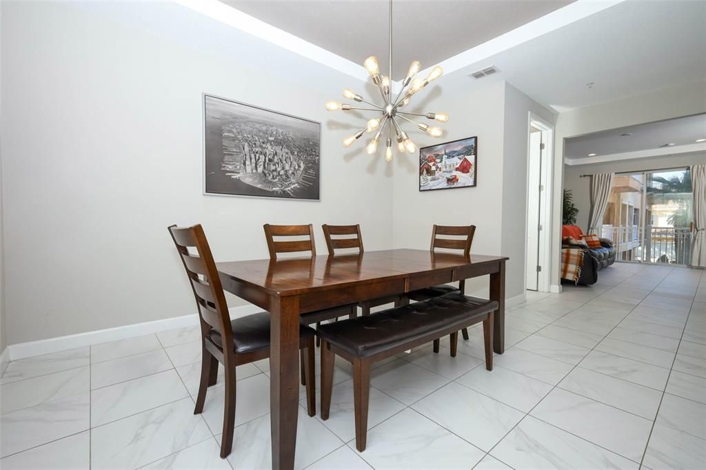 For Sale: $399,900 (3 beds, 3 baths, 1989 Square Feet)