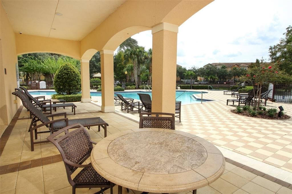 For Sale: $399,900 (3 beds, 3 baths, 1989 Square Feet)