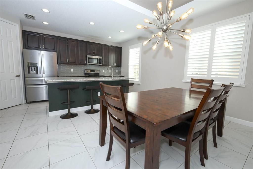 For Sale: $399,900 (3 beds, 3 baths, 1989 Square Feet)