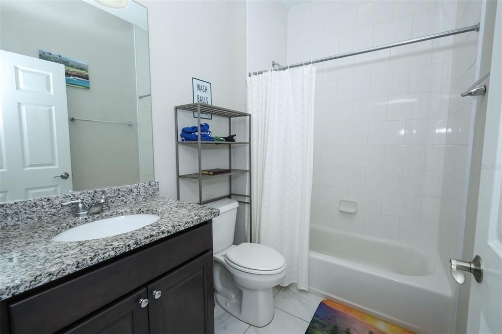 For Sale: $399,900 (3 beds, 3 baths, 1989 Square Feet)