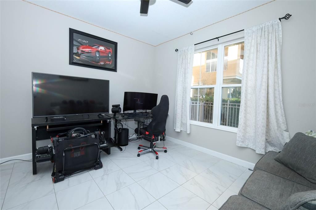 For Sale: $399,900 (3 beds, 3 baths, 1989 Square Feet)