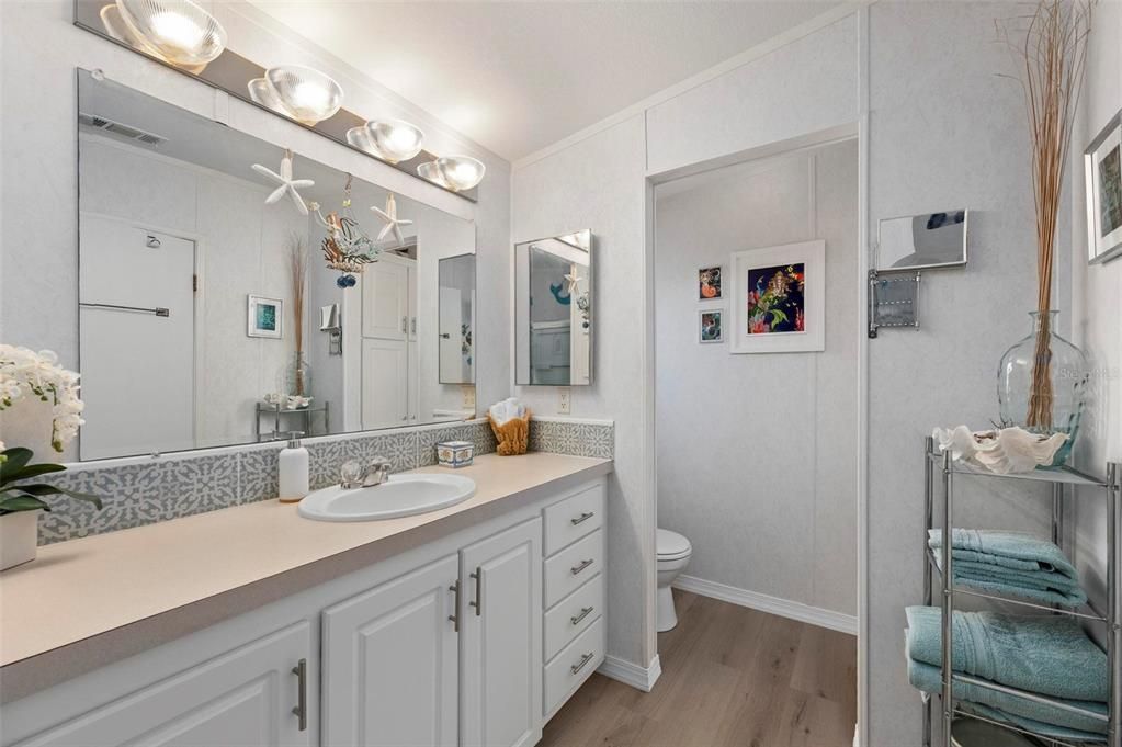 For Sale: $235,000 (2 beds, 2 baths, 1269 Square Feet)