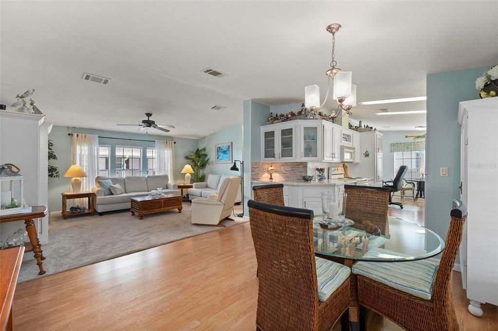 For Sale: $235,000 (2 beds, 2 baths, 1269 Square Feet)