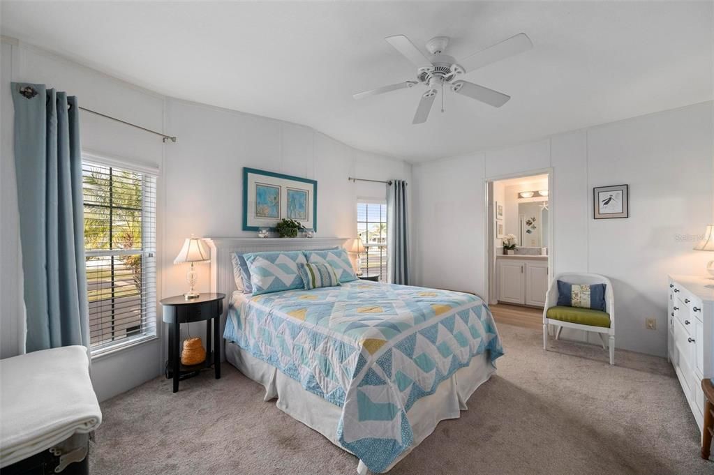 For Sale: $235,000 (2 beds, 2 baths, 1269 Square Feet)