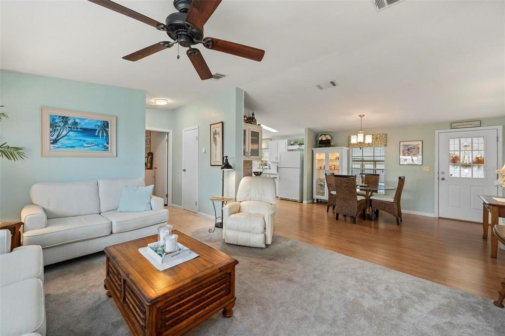 For Sale: $235,000 (2 beds, 2 baths, 1269 Square Feet)