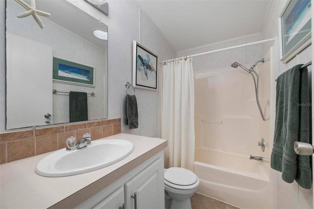 For Sale: $235,000 (2 beds, 2 baths, 1269 Square Feet)