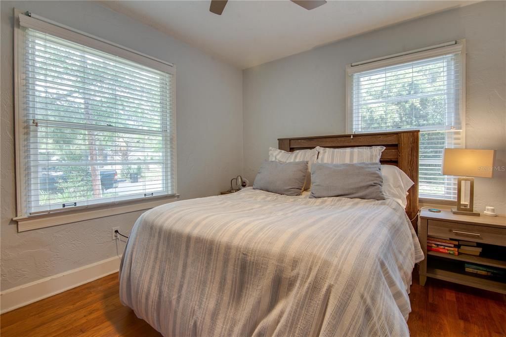 For Rent: $2,600 (4 beds, 2 baths, 1402 Square Feet)