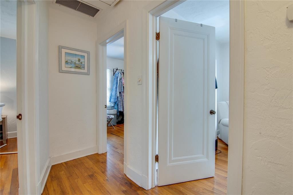 For Rent: $2,600 (4 beds, 2 baths, 1402 Square Feet)