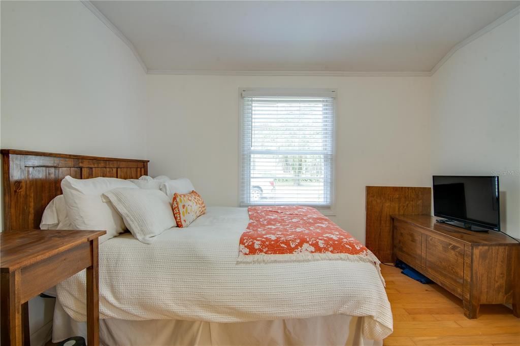 For Rent: $2,600 (4 beds, 2 baths, 1402 Square Feet)