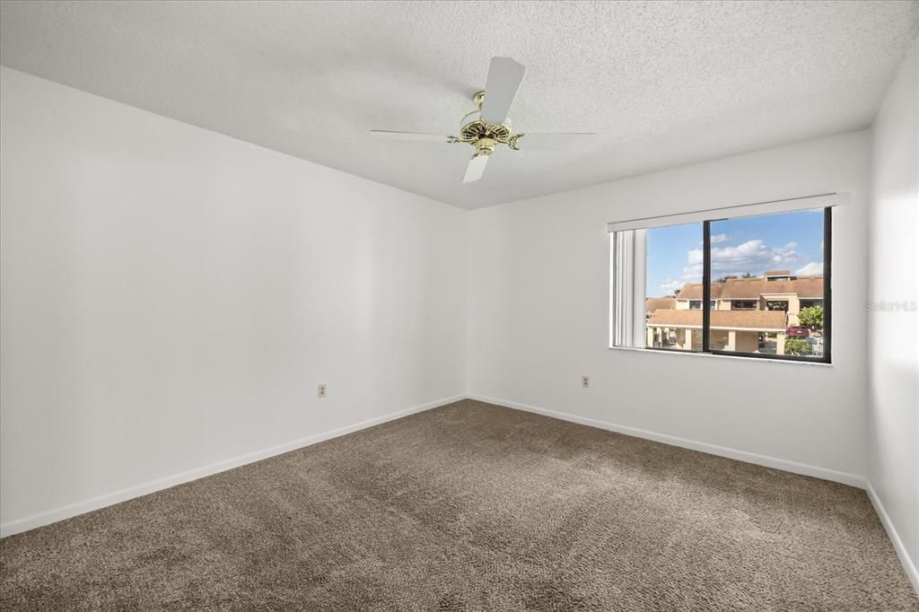 For Sale: $195,000 (2 beds, 2 baths, 1048 Square Feet)