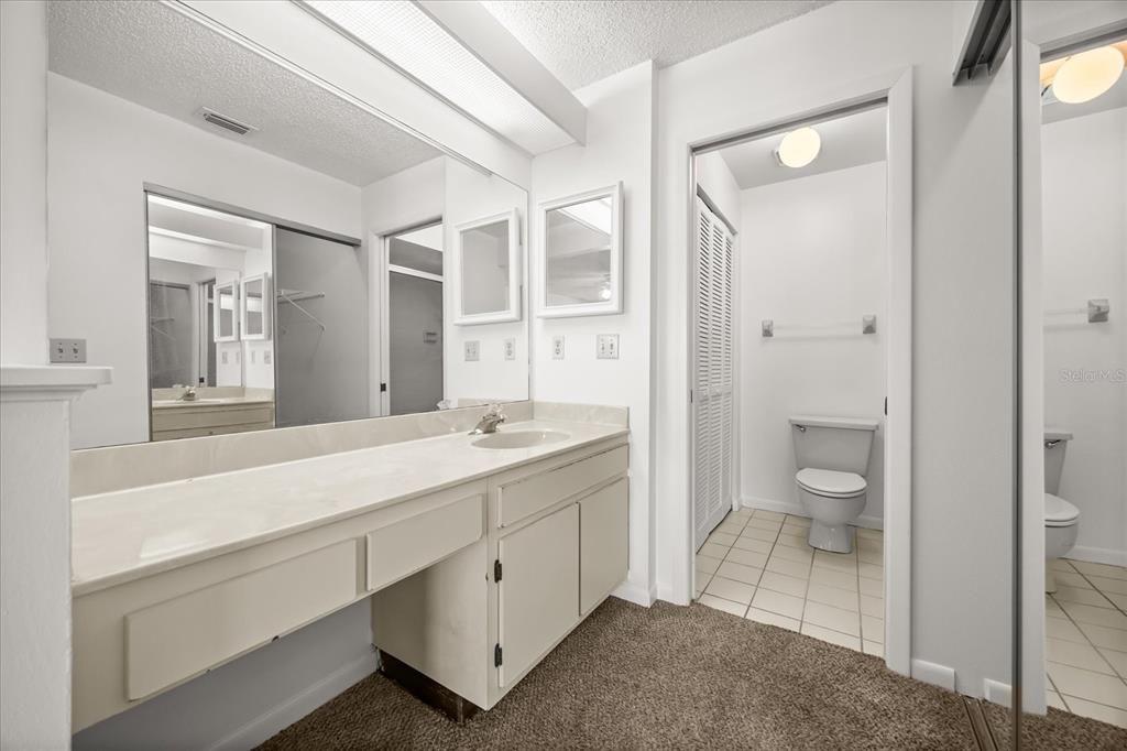 For Sale: $195,000 (2 beds, 2 baths, 1048 Square Feet)