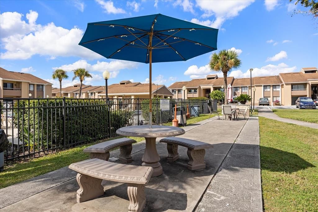 For Sale: $195,000 (2 beds, 2 baths, 1048 Square Feet)