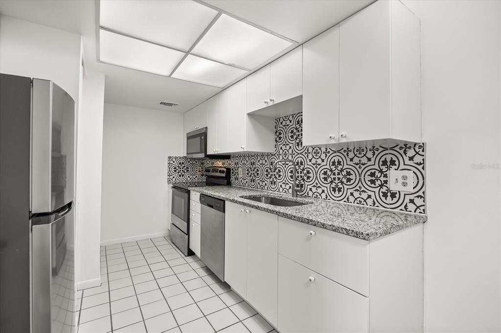 For Sale: $195,000 (2 beds, 2 baths, 1048 Square Feet)