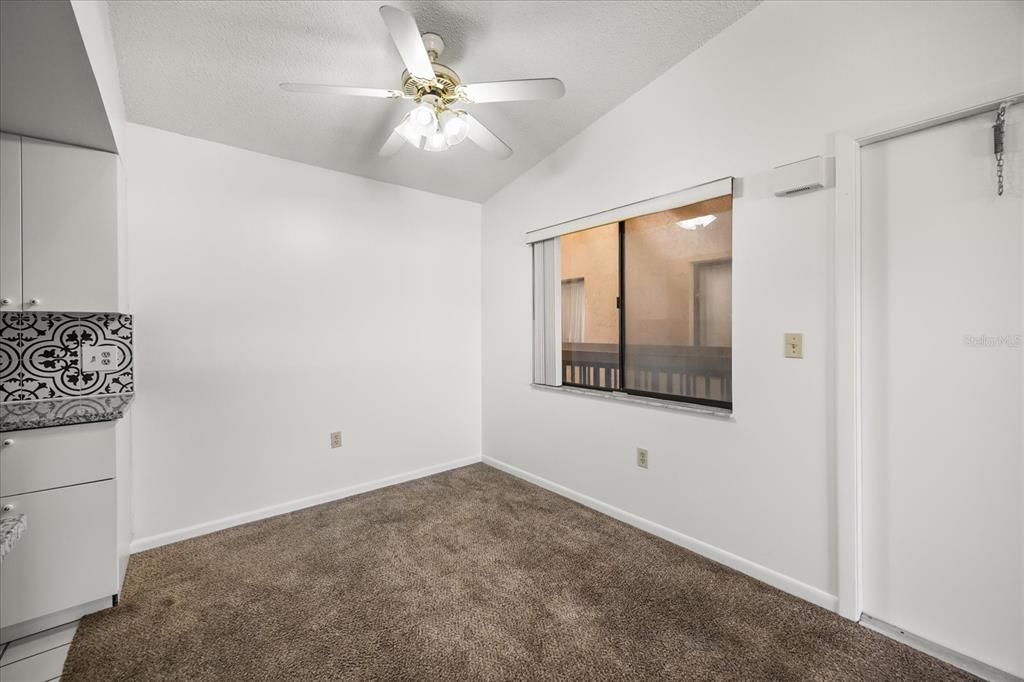 For Sale: $195,000 (2 beds, 2 baths, 1048 Square Feet)