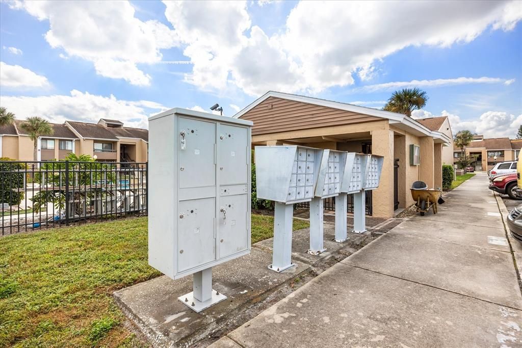 For Sale: $195,000 (2 beds, 2 baths, 1048 Square Feet)