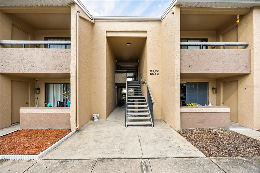 For Sale: $195,000 (2 beds, 2 baths, 1048 Square Feet)