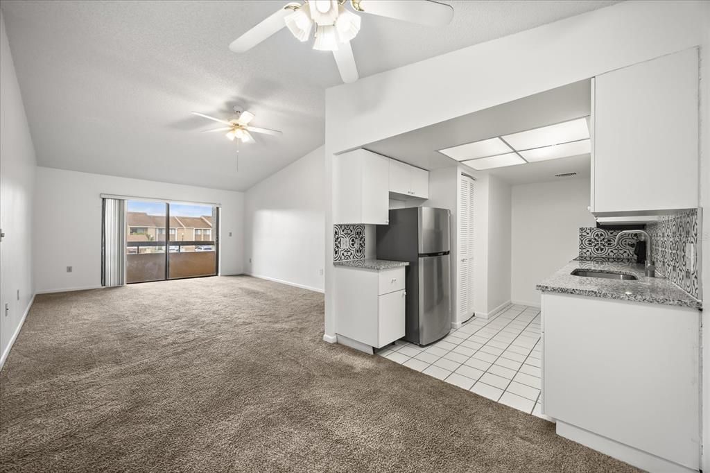 For Sale: $195,000 (2 beds, 2 baths, 1048 Square Feet)