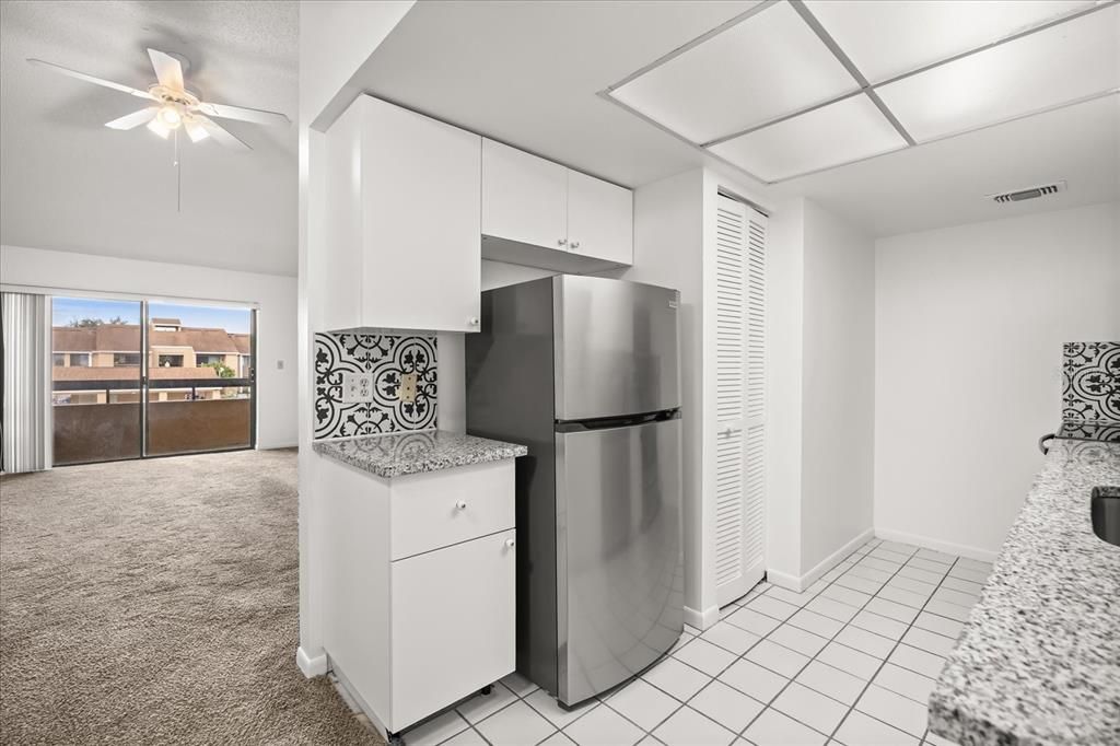 For Sale: $195,000 (2 beds, 2 baths, 1048 Square Feet)