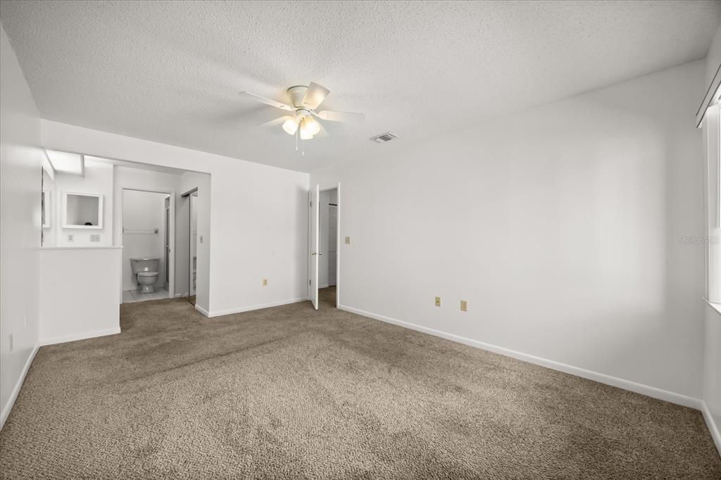 For Sale: $195,000 (2 beds, 2 baths, 1048 Square Feet)