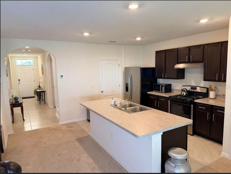 Active With Contract: $320,000 (3 beds, 2 baths, 1716 Square Feet)