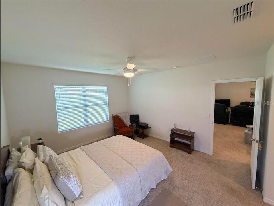 Active With Contract: $320,000 (3 beds, 2 baths, 1716 Square Feet)