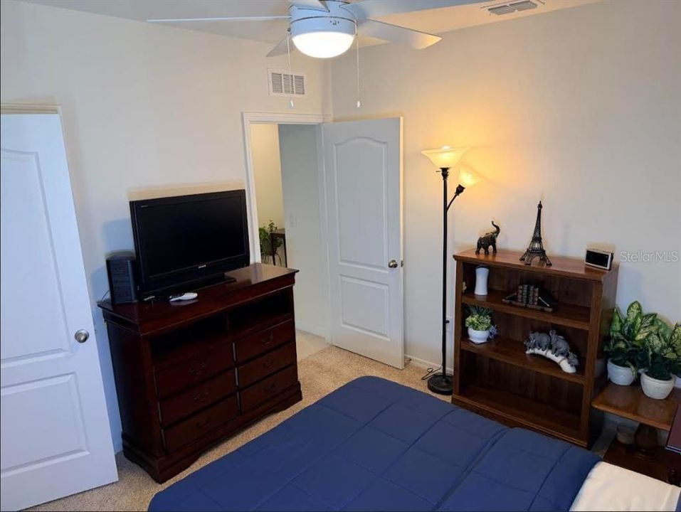 Active With Contract: $320,000 (3 beds, 2 baths, 1716 Square Feet)