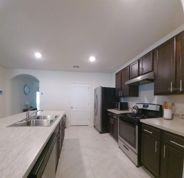 Active With Contract: $320,000 (3 beds, 2 baths, 1716 Square Feet)