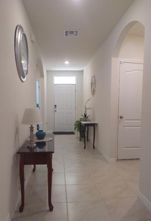 Active With Contract: $320,000 (3 beds, 2 baths, 1716 Square Feet)