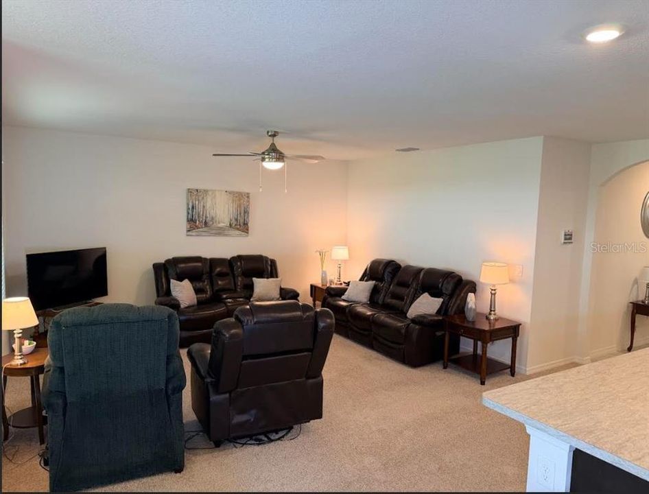 Active With Contract: $320,000 (3 beds, 2 baths, 1716 Square Feet)