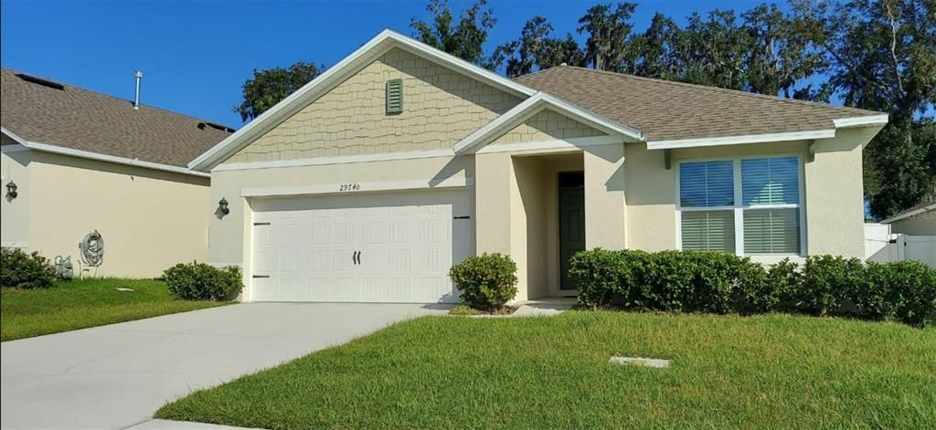 Active With Contract: $320,000 (3 beds, 2 baths, 1716 Square Feet)