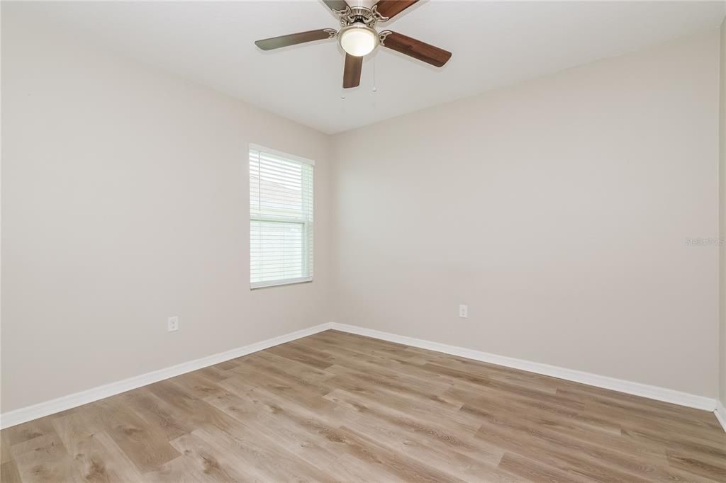 Под контрактом: $2,310 (3 спален, 2 ванн, 1690 Квадратных фут)