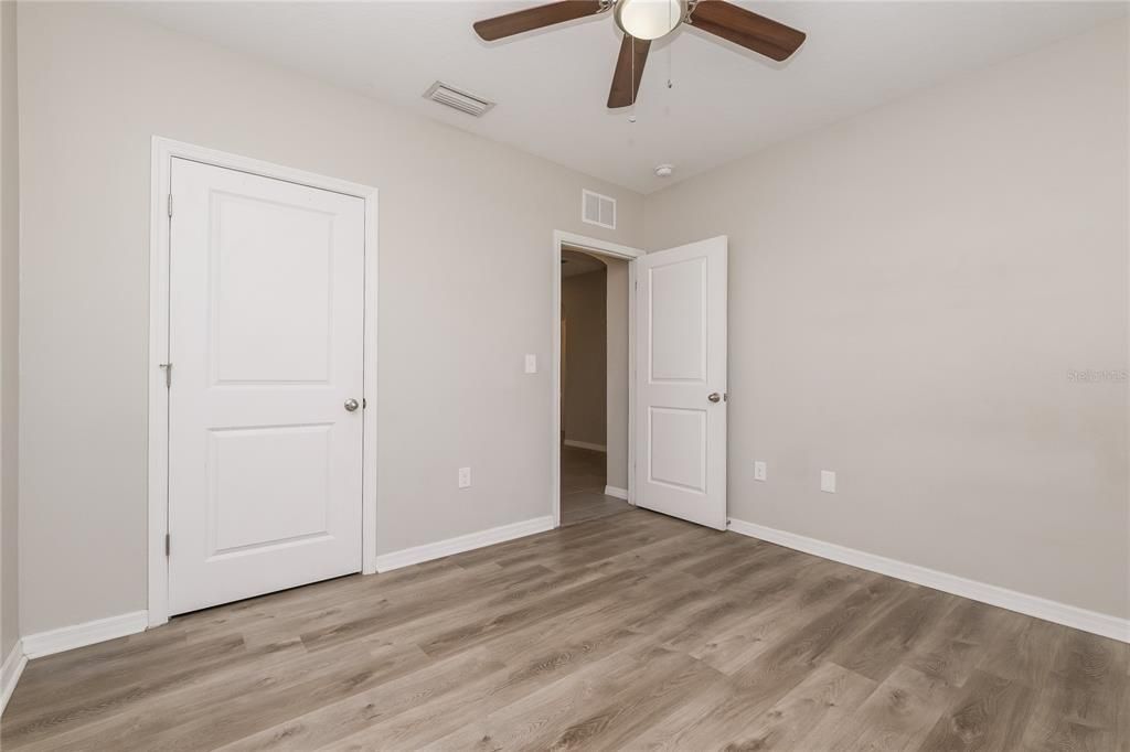 Под контрактом: $2,310 (3 спален, 2 ванн, 1690 Квадратных фут)