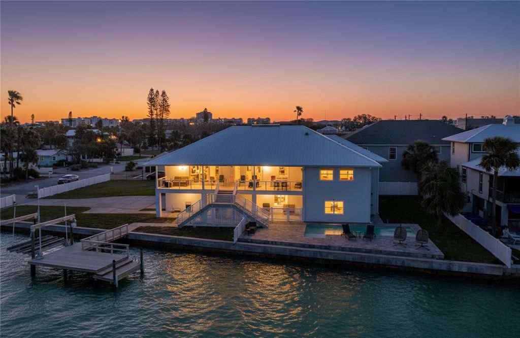 For Sale: $2,790,000 (4 beds, 3 baths, 2592 Square Feet)