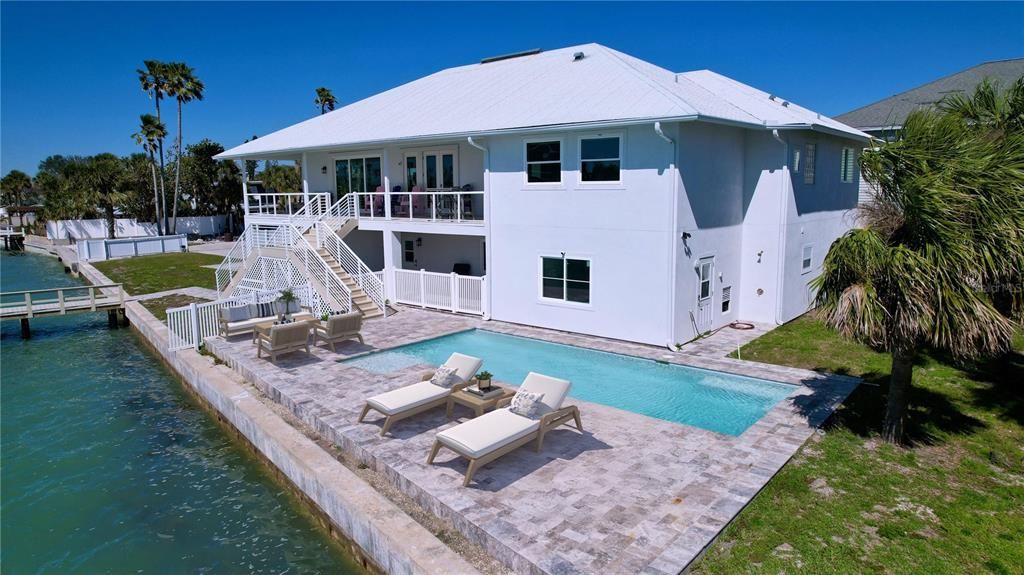 For Sale: $2,790,000 (4 beds, 3 baths, 2592 Square Feet)